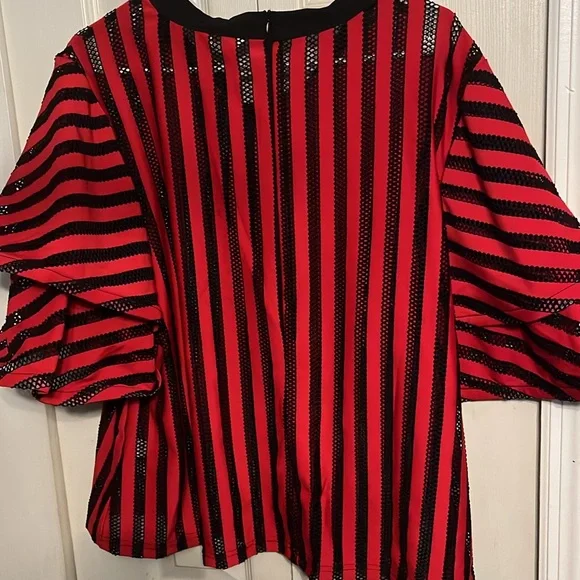 Brand:Kaktus, size:2X, Colors:red and black. With a black bow tie in the front. - Picture 2 of 3